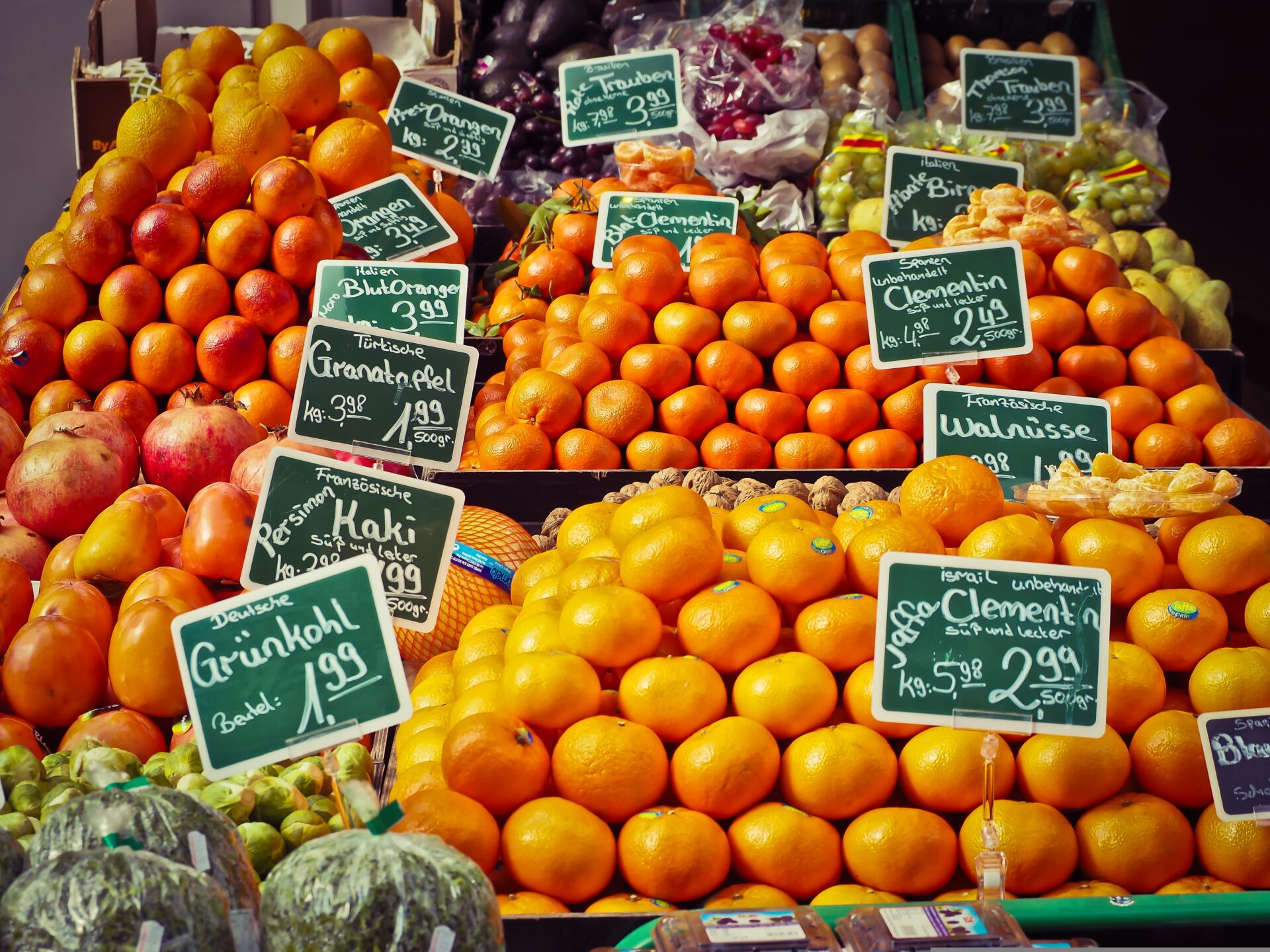 652234-fruit-stand-1275551.jpg