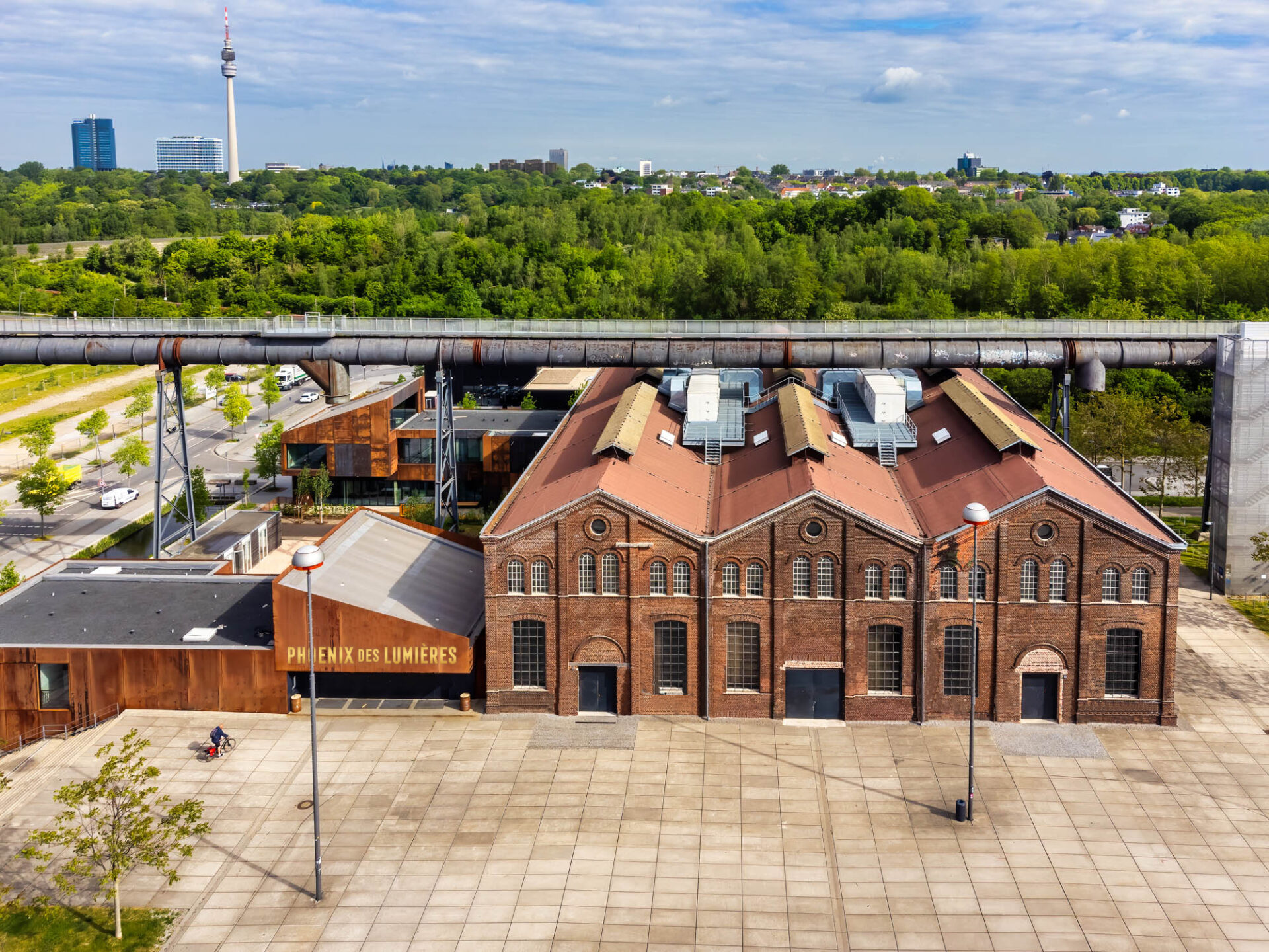 Aussenansicht der Ausstellungshalle