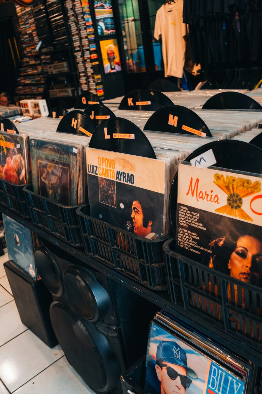 Vinyl-Schallplatten in Plattenkisten als Symbolbild für die Bielefelder Schallplattenbörse