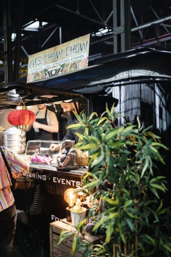Street-Food-Verkauf an einem Foodtruck als Symbolbild für das Festival in Dinslaken